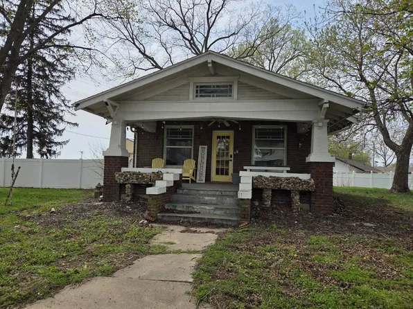 165 S Harper St, Kinderhook, IL 62345
