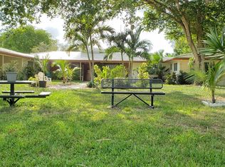 220 Holloway Dr APT 3, Plantation, FL 33317