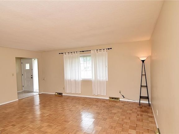 5th image of 6633 Monterey Dr
