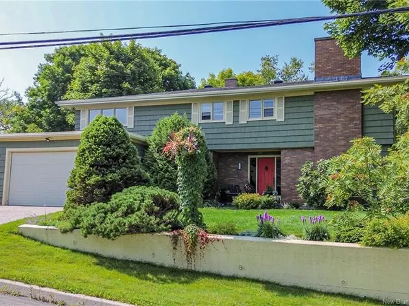 360 Young St, Saint John, NB E2M 2T8