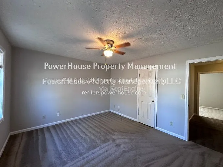 502 Oakwood Ct — Photo 13