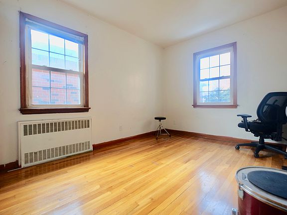 5th image of 9211 89th Ave #1