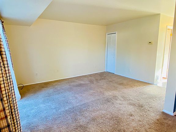 4th image of 15646 Dupage Blvd #75