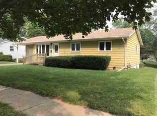 2190 Graham Cir, Dubuque, IA 52002