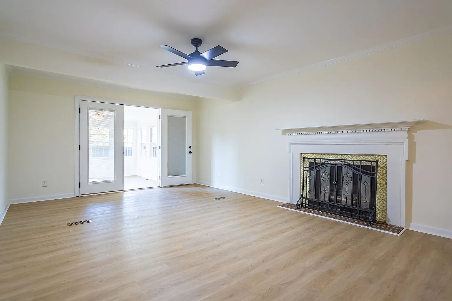 4 bed, 2888 sqft, $2,200 — Photo 3