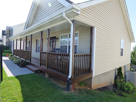 3rd image of 1125 New Village Dr NW