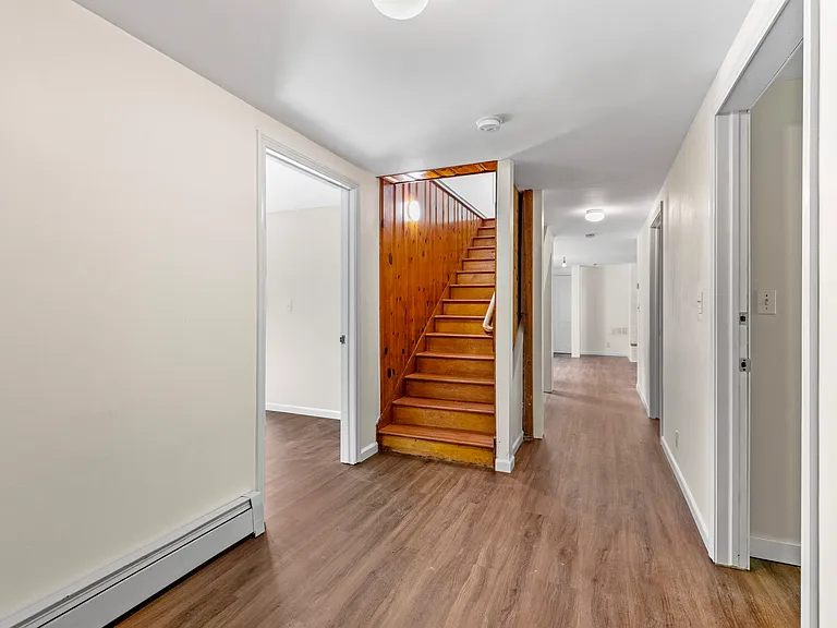 2355 Shepard Ave — Photo 31