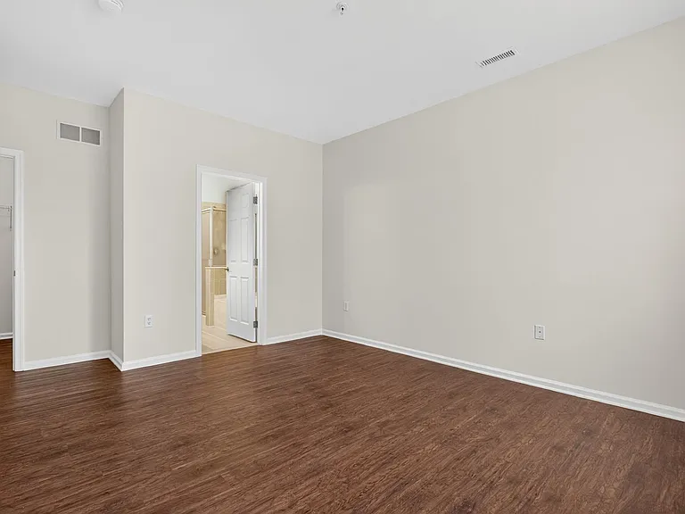 The Apartments At Weatherby — Photo 18