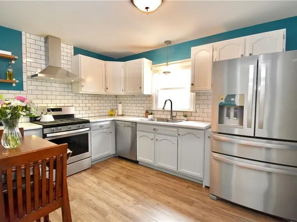 3709 N Lister Ave, Kansas City, MO 64117