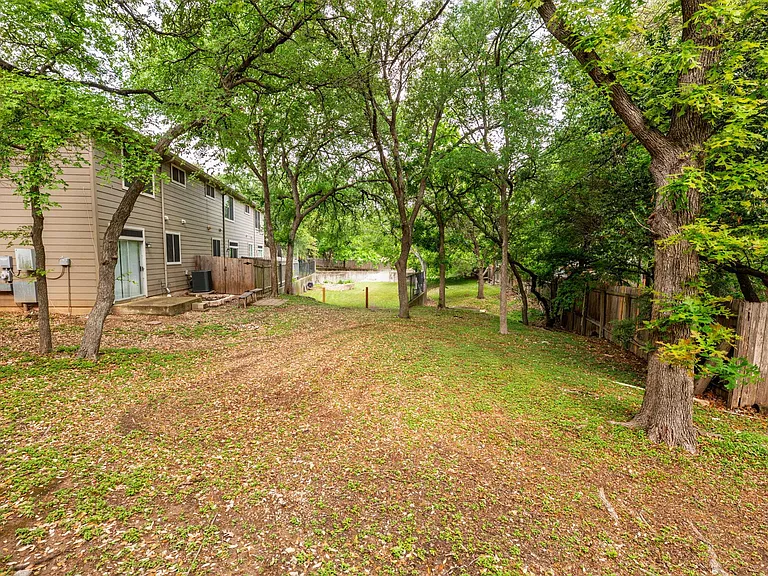 4501 Whispering Valley Dr #3 — Photo 34