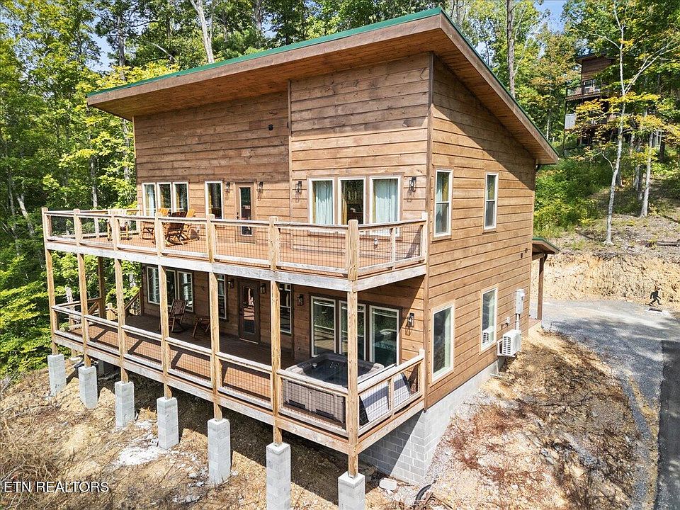 1st image of 2932 Ginas Way