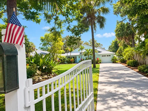 3679 SW SAINT LUCIE SHORES Drive, Palm City, FL 34990