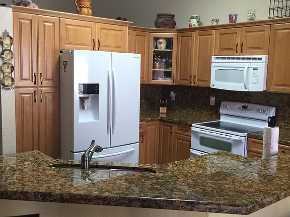 4th image of 1353 SW 181st Ave