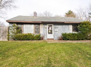 2028 Memory Ln, North Saint Paul, MN 55109