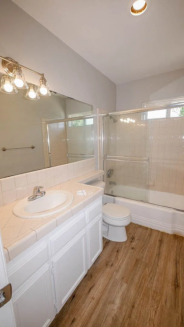 1050 Hornblend Street — Photo 4