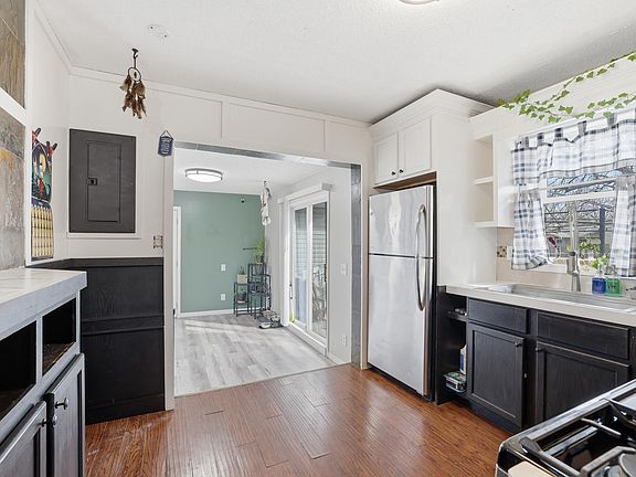 5th image of 7544 Douglas Dr N