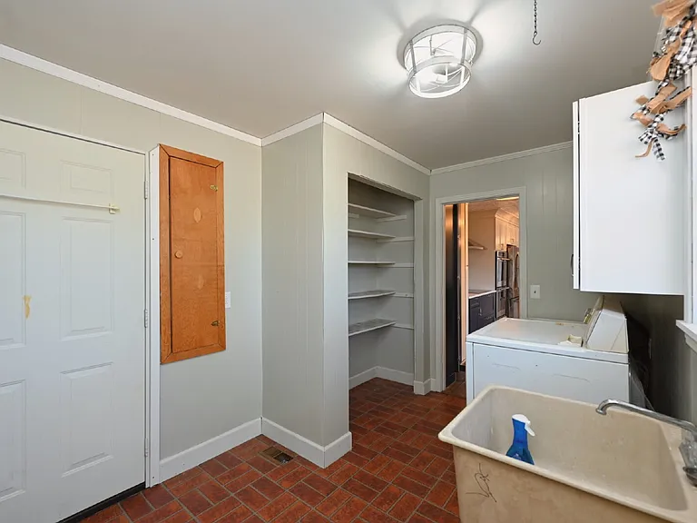 939 Sunset Dr #A — Photo 10