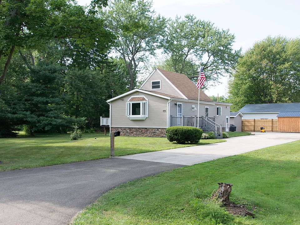 1st image of 2594 Meadow Ln