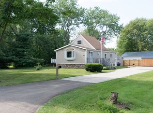 2594 Meadow Ln, Eden, NY 14057
