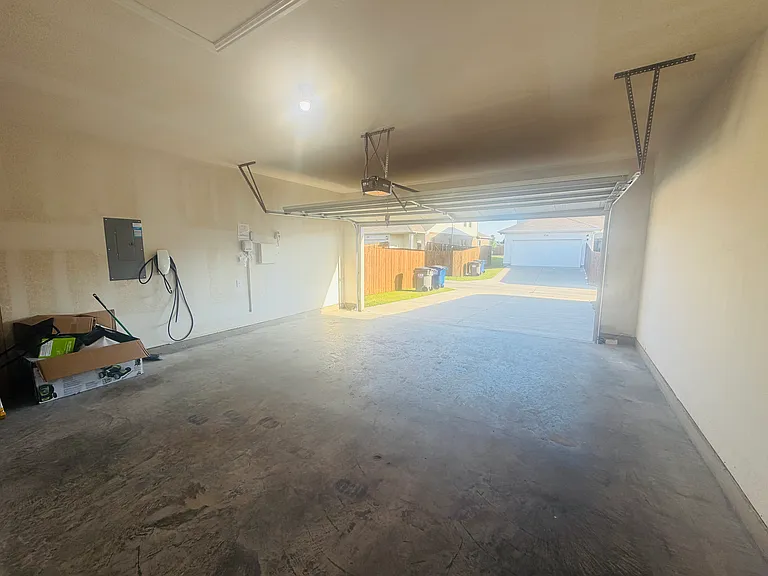 109 Olympus St — Photo 32