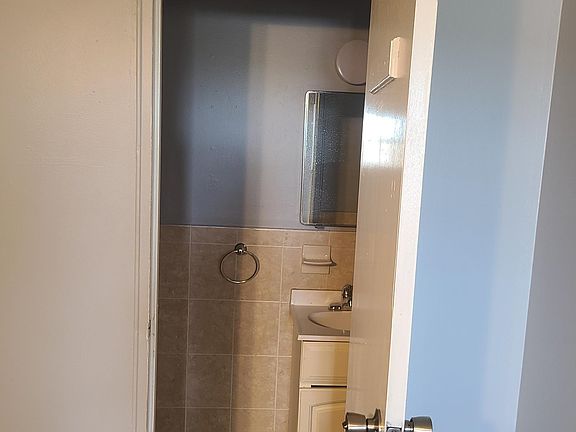 3rd image of 2924 Beach Channel Dr Floor 2
