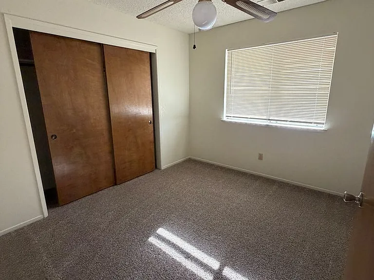 1635 E Eastbrook Ave — Photo 18