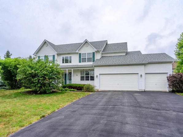 521 Hammer Ln, North Aurora, IL 60542