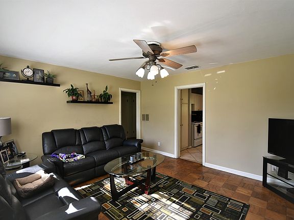 4th image of 4806 W SOLANDRA Circle