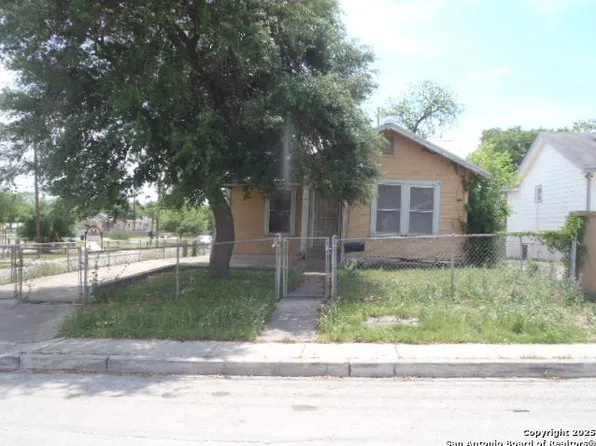 702 Rivas, San Antonio, TX 78207