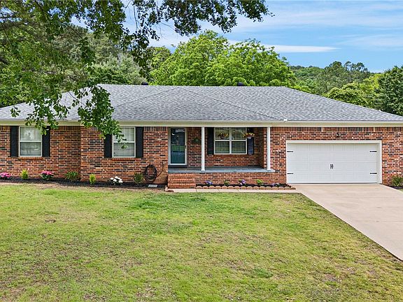 3rd image of 310 Tanglewood Dr