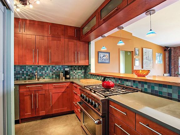 3rd image of 376 President St APT 4J
