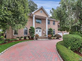 797 Shetland Ln #L, Ridgefield, NJ 07657