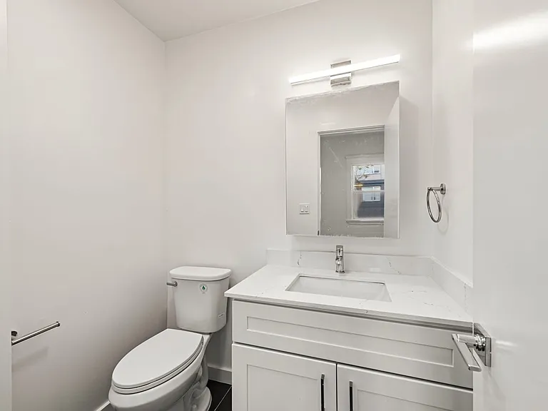 901 Pine St — Photo 15