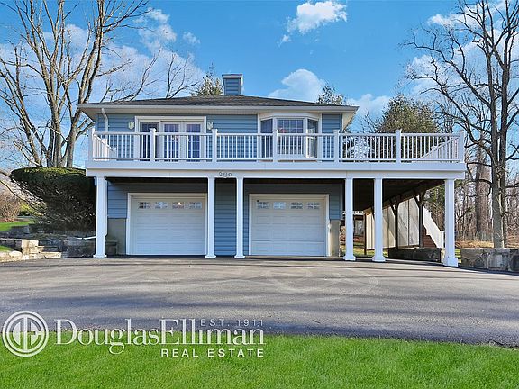 3rd image of 16 Country Club Ln