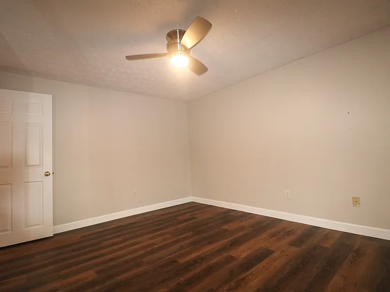 1005 Lakefront Dr — Photo 42