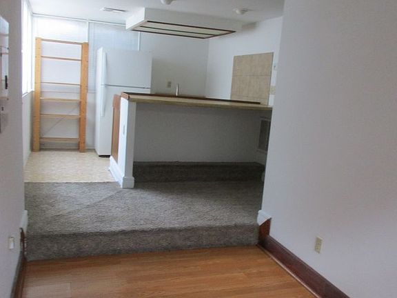 3rd image of 110 N Vernon Ave