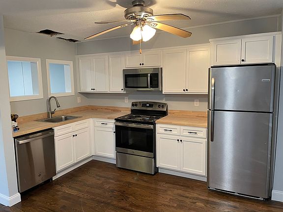 3rd image of 11-15 Dickerman St #11