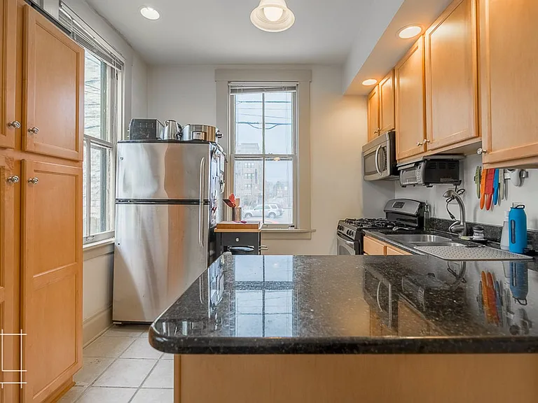 28 - 50 Hubbard Ave — Photo 14