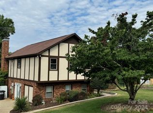 42 Chestnut St, Badin, NC 28009