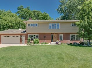 56118 Riverdale Dr, Elkhart, IN 46514