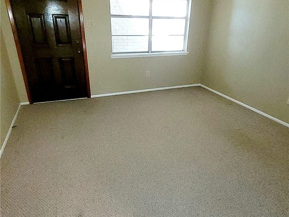 4th image of 803 Avenue H