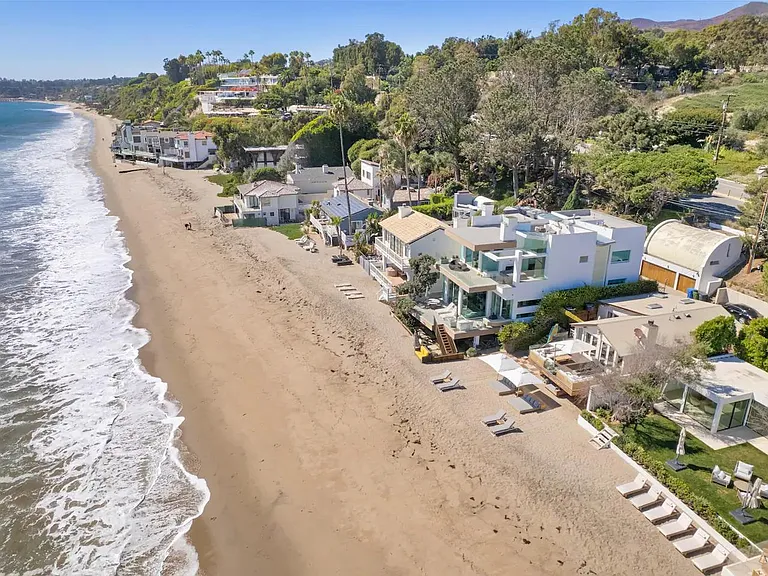 Located on Escondido Beach, one of Malibu's most sought-after locations.