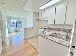 7110 Coldwater Canyon Ave APT 202, North Hollywood, CA 91605