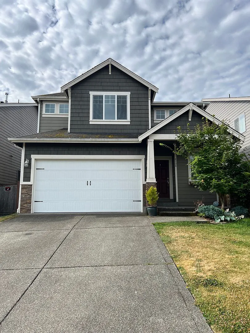 Puyallup home a Craftsman would Love! 1 bd dwn and 4 upstairs — Photo 2