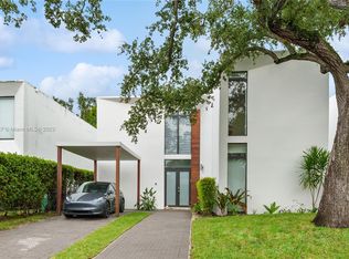 8640 Arboretum Ln, Miami, FL 33138