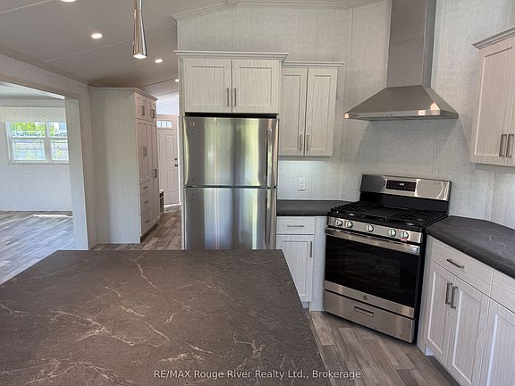 5th image of 160 Terrace Rd