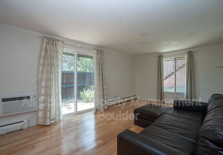 745 Thomas Dr #19 — Photo 4