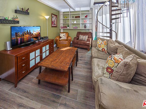 5th image of 5901 Canterbury Dr Unit 14