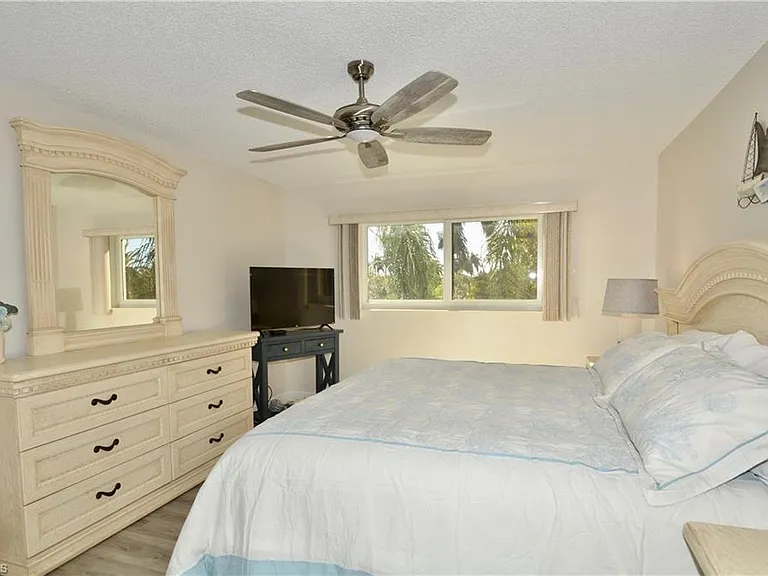 555 Park Shore Dr #B-311 — Photo 20