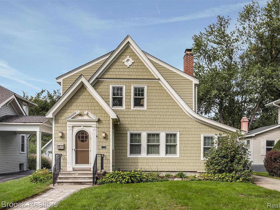 1st image of 46 Oakdale Blvd